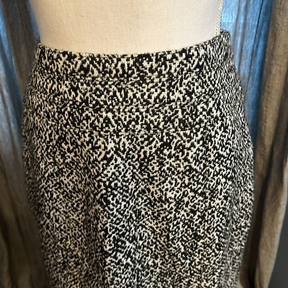 White House‎ black market midi skirt - Picture 2 of 5